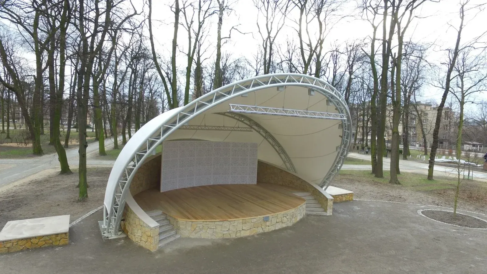 Zadaszenie muszli koncertowej w parku im. T. Kościuszki w Radomiu — PVC — Radom, Polska