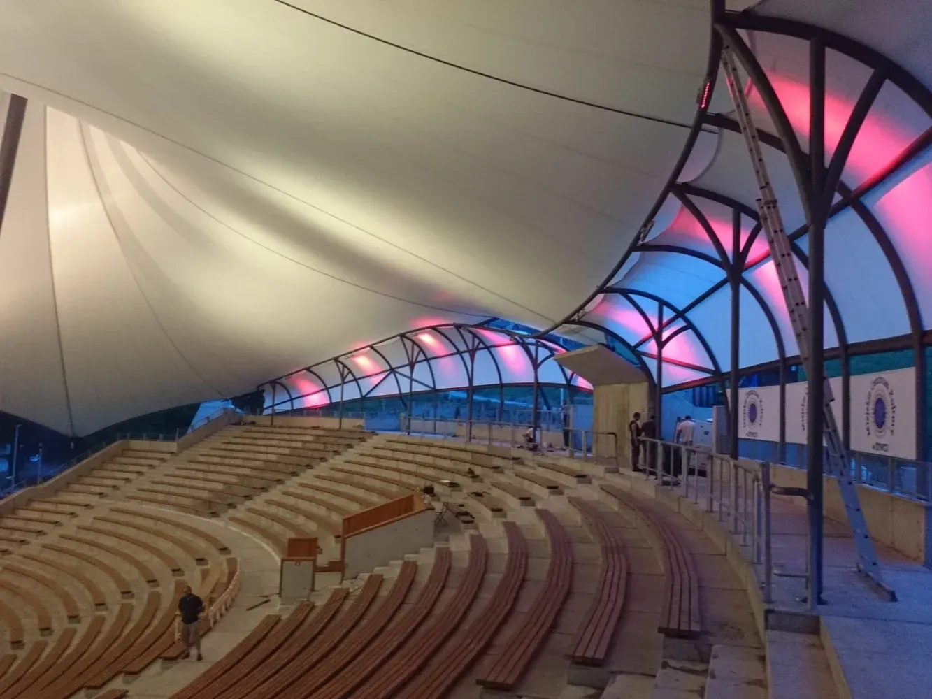 Membranowa ściana osłonowa Amfiteatru pod Grojcem – Żywiec — PVC — Żywiec, Polska