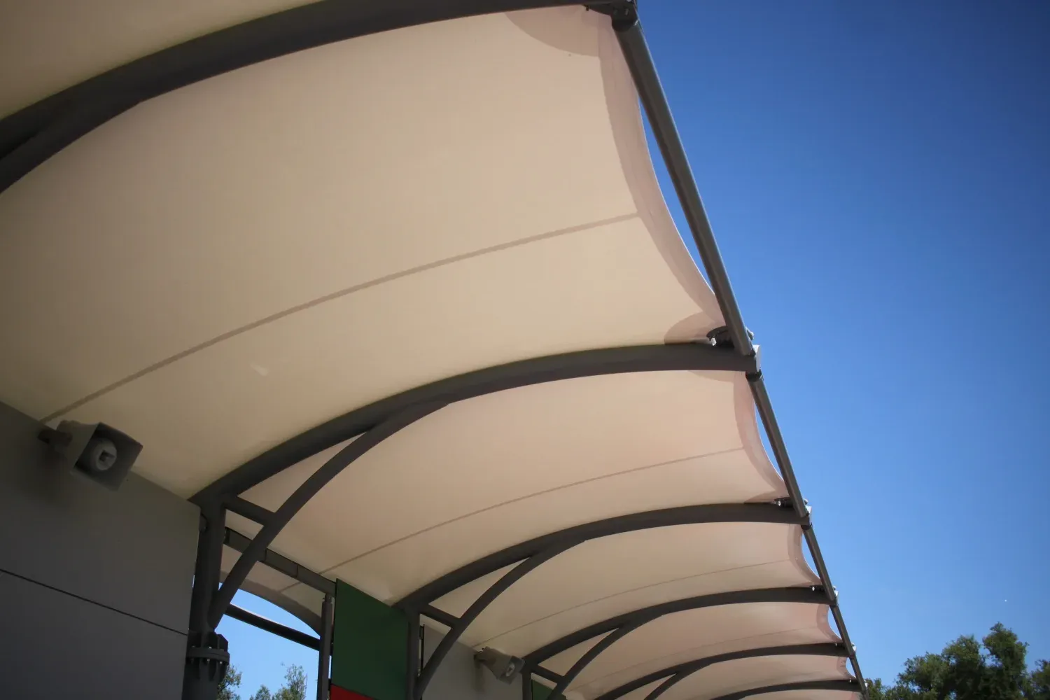 Zadaszenie membranowe trybun obiektu sportowego — PVC — Tomaszów Mazowiecki, Polska