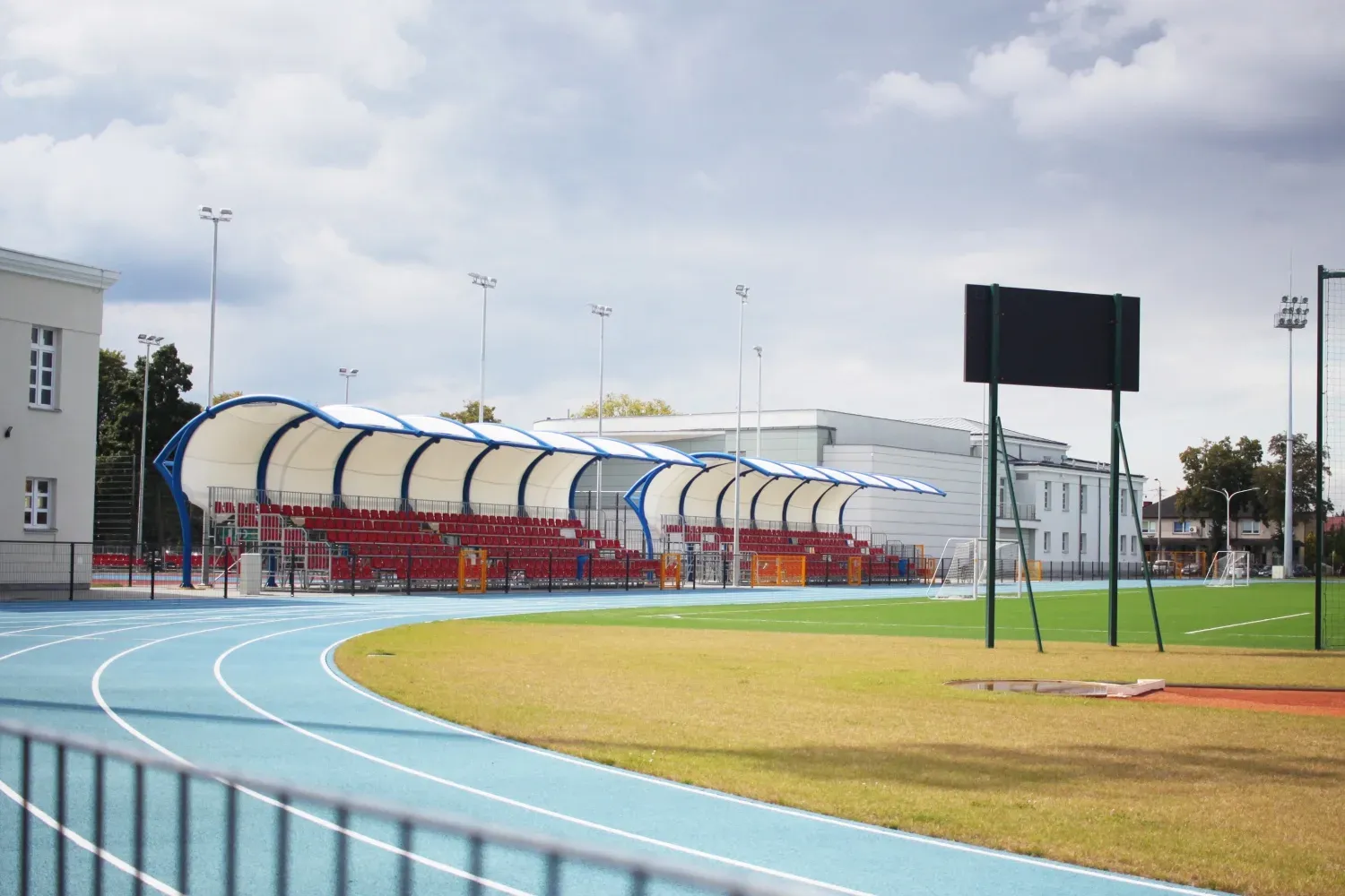 Przebudowa stadionu miejskiego — PVC — Sierpc, Polska