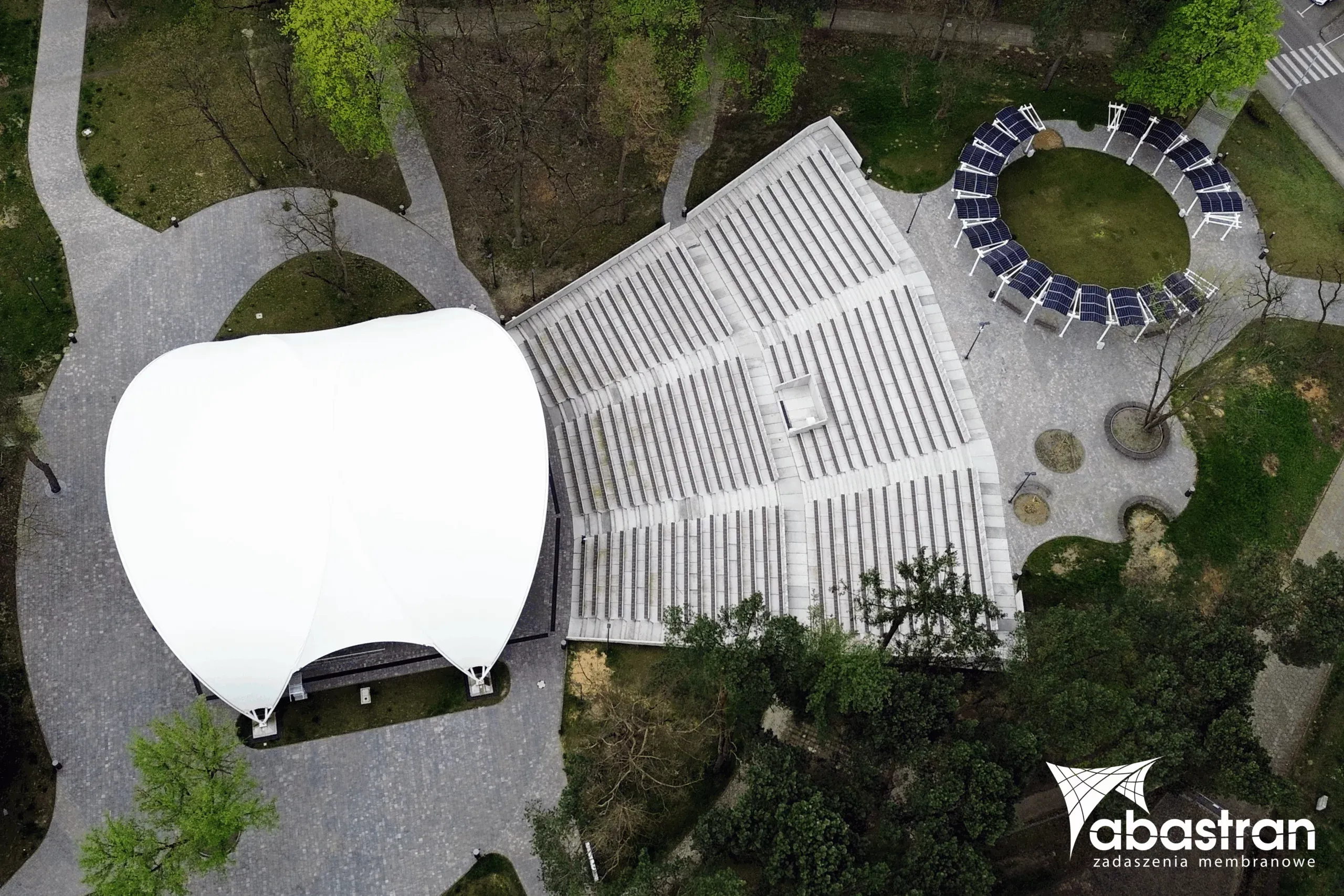 Zadaszenie sceny amfiteatru w Czarnkowie