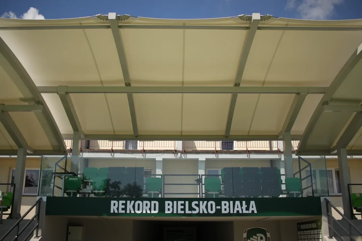Zadaszenie trybun stadionu w Bielsku-Białej — 2
