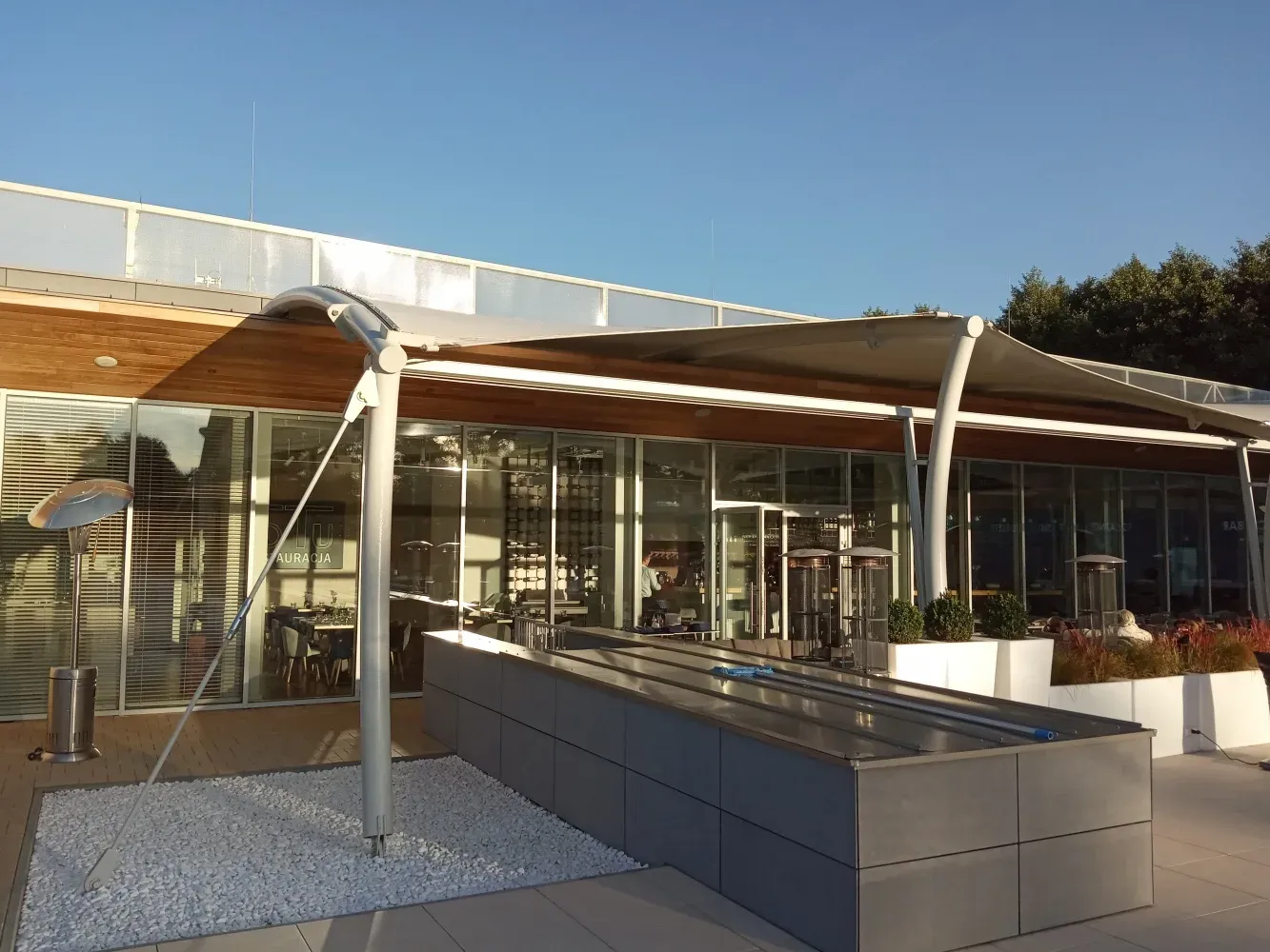 Konstrukcja stalowa czy betonowa – co wybrać?