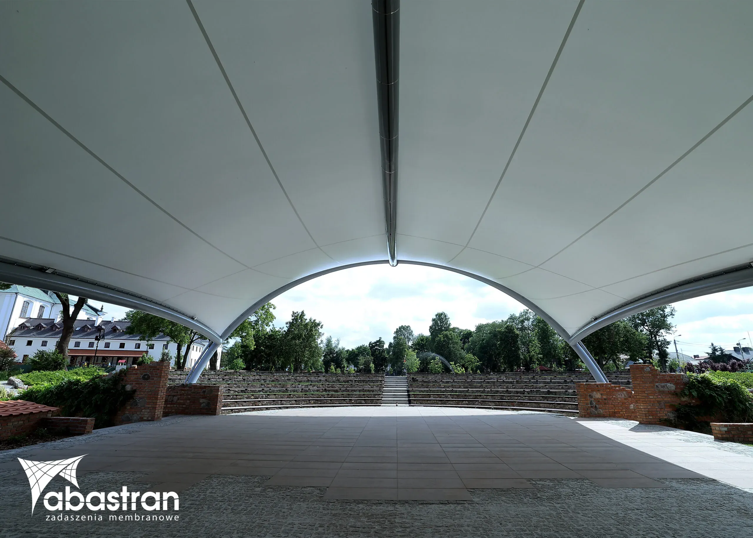 Zadaszenie sceny plenerowej w Węgrowie — 2