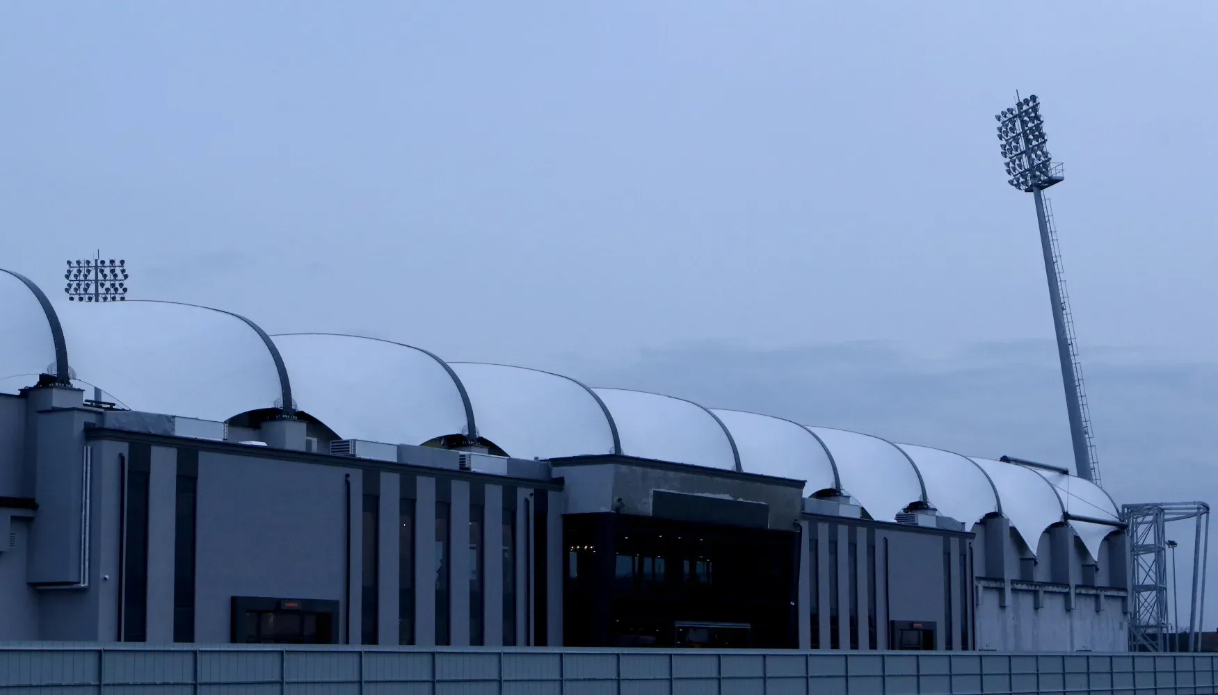 Zadaszenie membranowe stadionu piłkarskiego KS NIECIECZA — 2