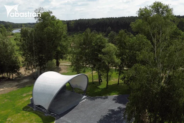 Projekt oraz budowa zadaszonej sceny plenerowej w Inowłodzu — 2