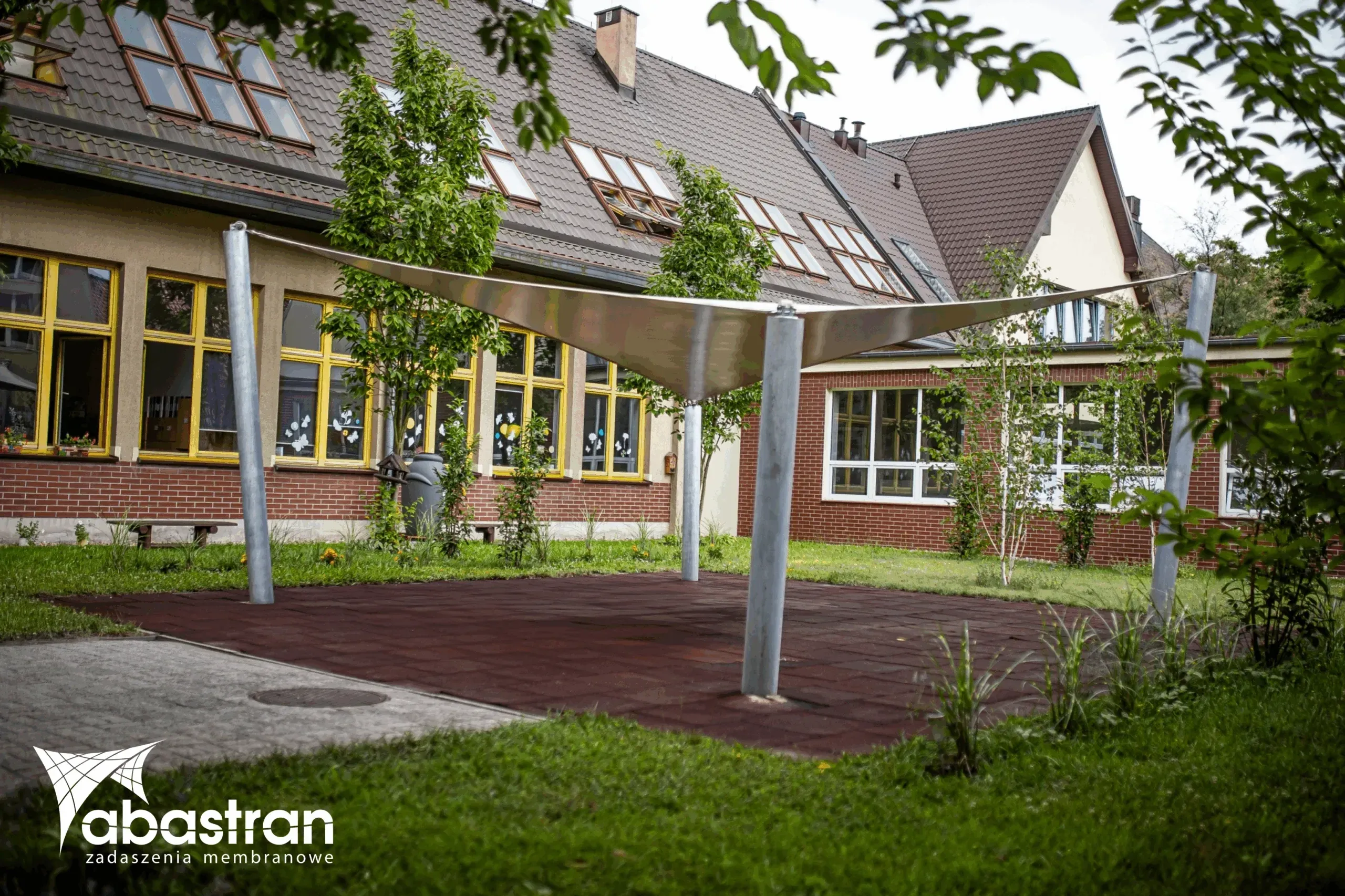 Zadaszenie dziedzińca szkoły podstawowej w Świętej Katarzynie — 2
