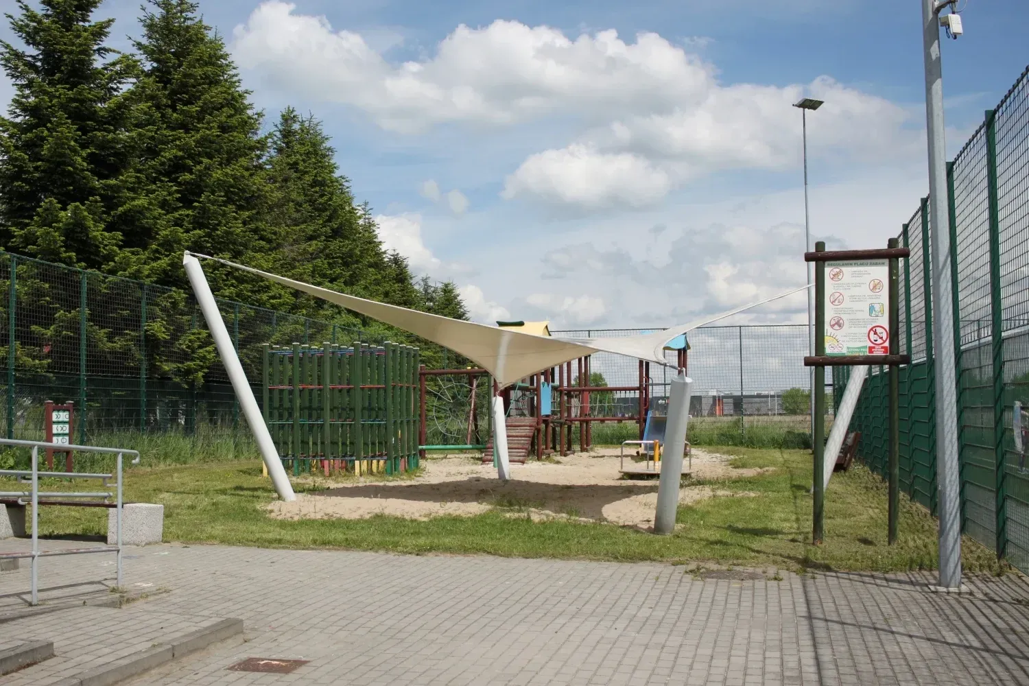 Zadaszenie placu zabaw w Lublińcu „Phylium" — 3