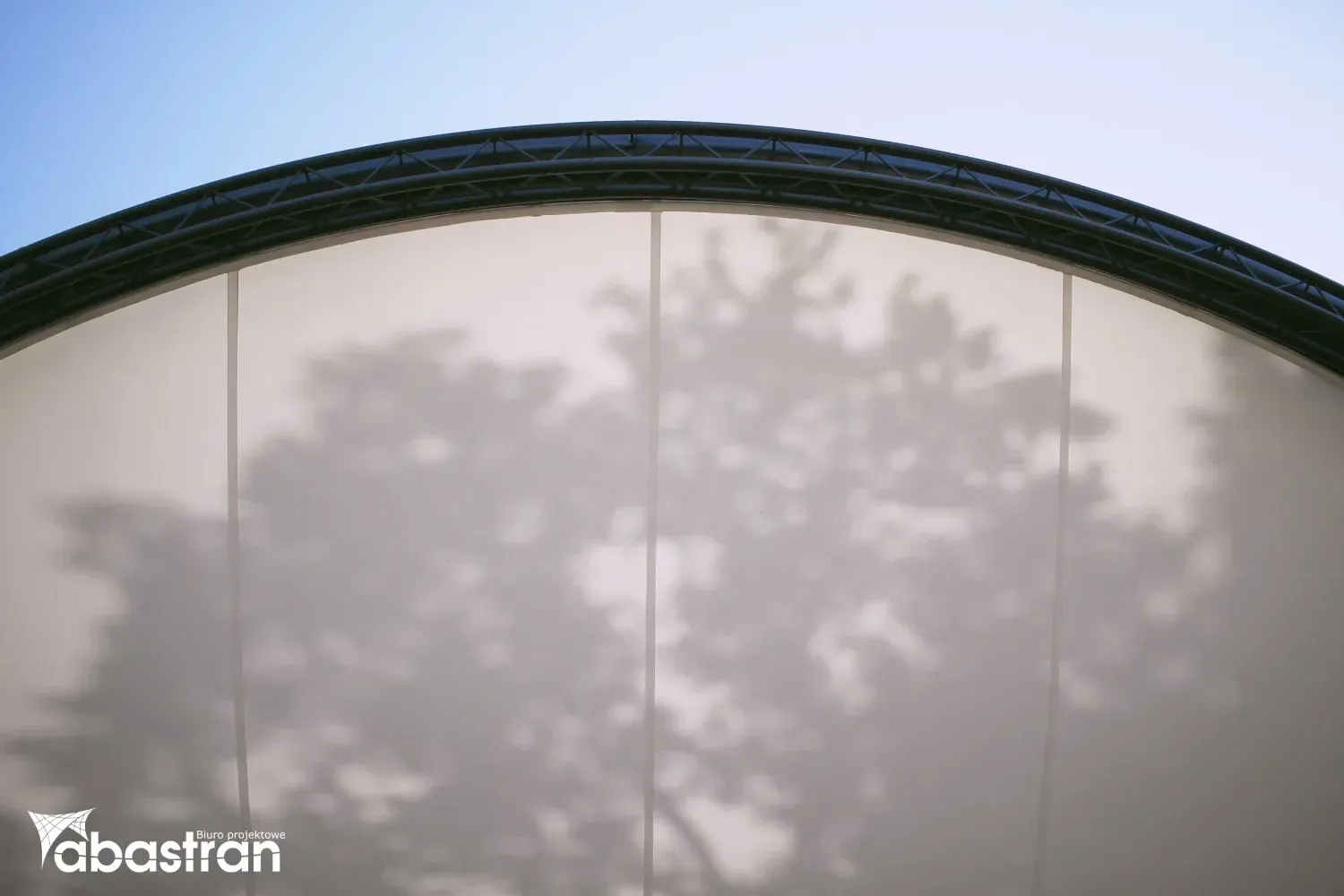 Amfiteatr w zabytkowym parku — 3