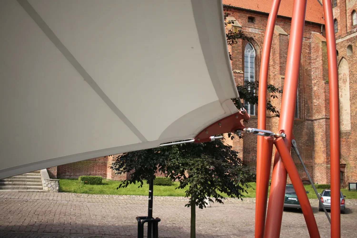 Na co zwrócić uwagę przy projektowaniu konstrukcji stalowych?