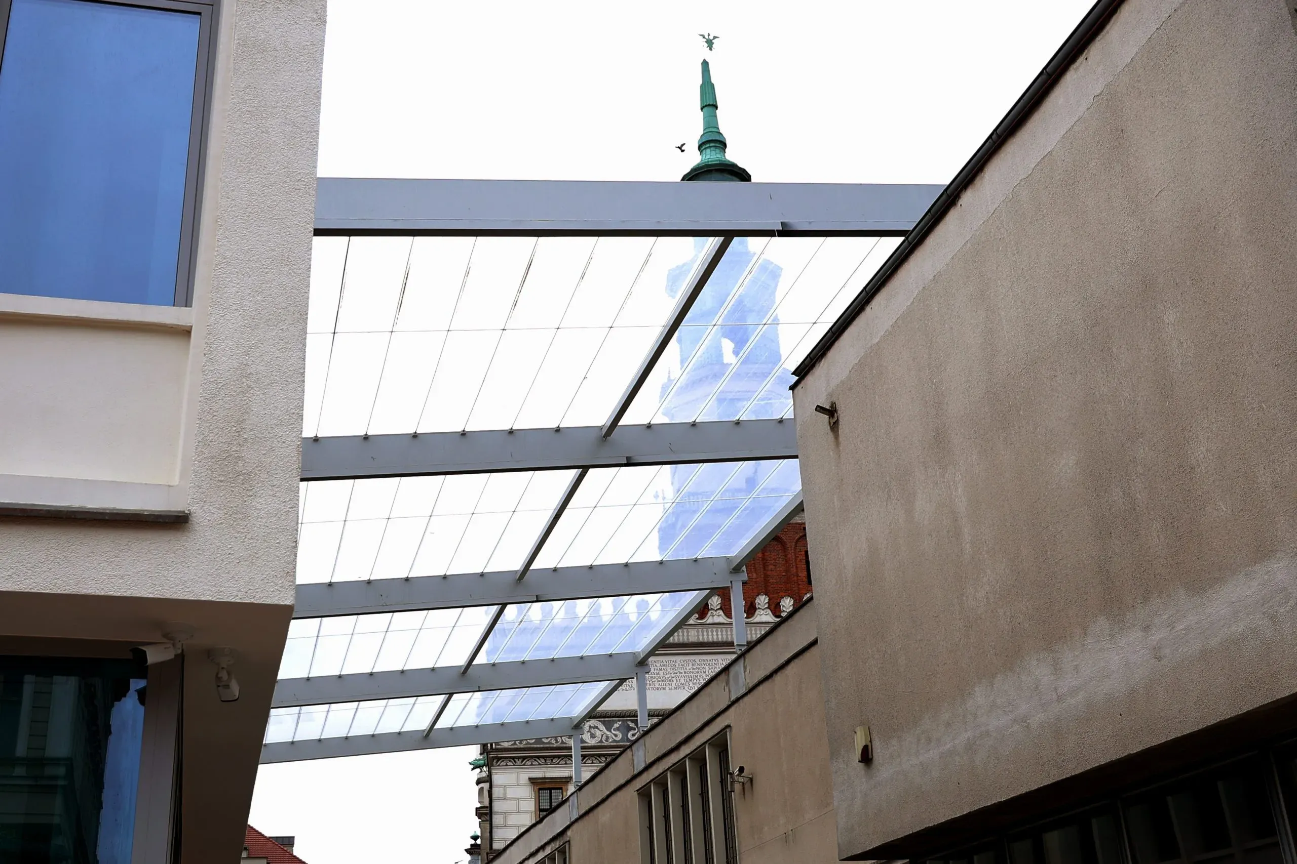 ETFE vs szkło – porównanie materiałów do transparentnych konstrukcji