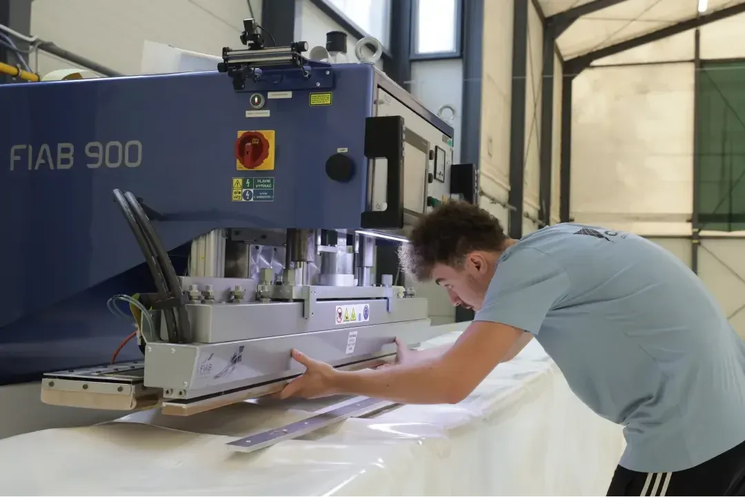 Zgrzewanie PVC czy PTFE – która technologia sprawdzi się lepiej w moim projekcie?