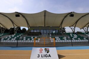 Kompleksowe zadaszenie trybun stadionu miejskiego w Świdnicy - realizacja Abastran