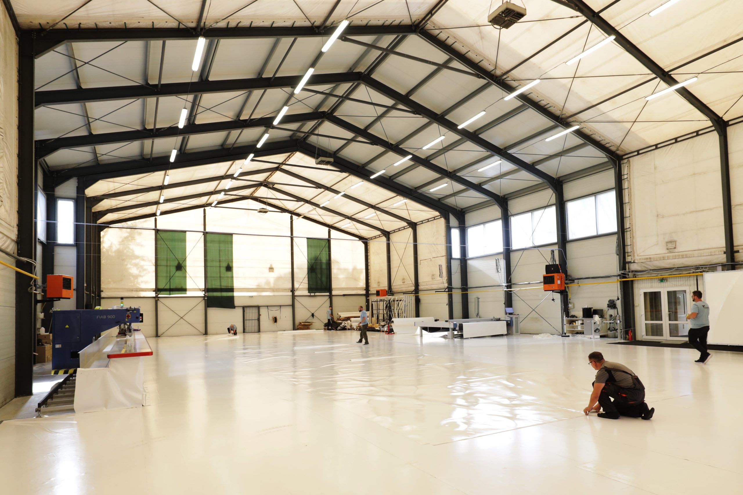 How Long Does It Take and What Are the Steps to Build a Tent Hall?