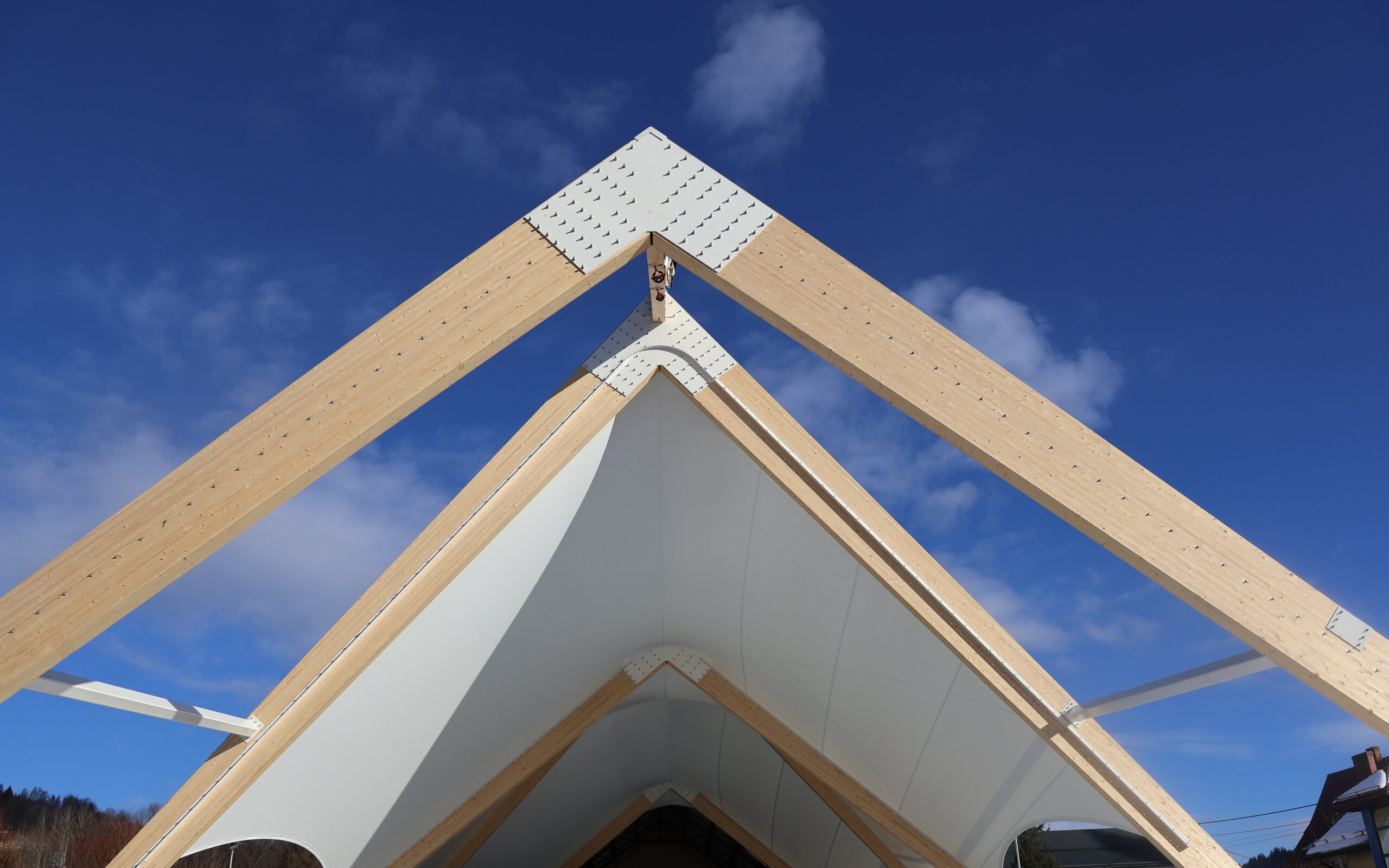 Timber Structures in Membrane Roofs – A Modern Approach to Design and Functionality