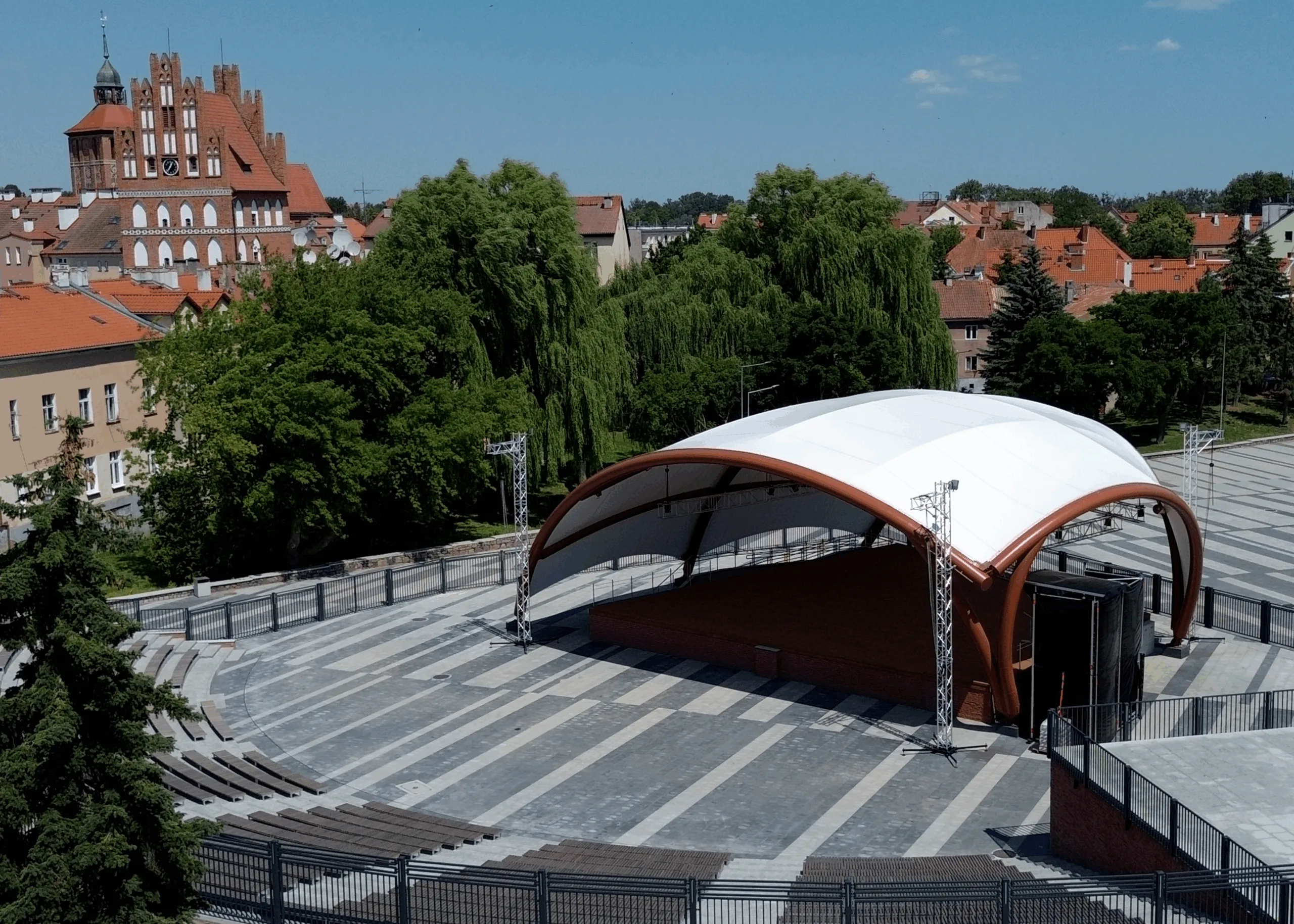Design and construction of a covered outdoor stage in Bartoszyce