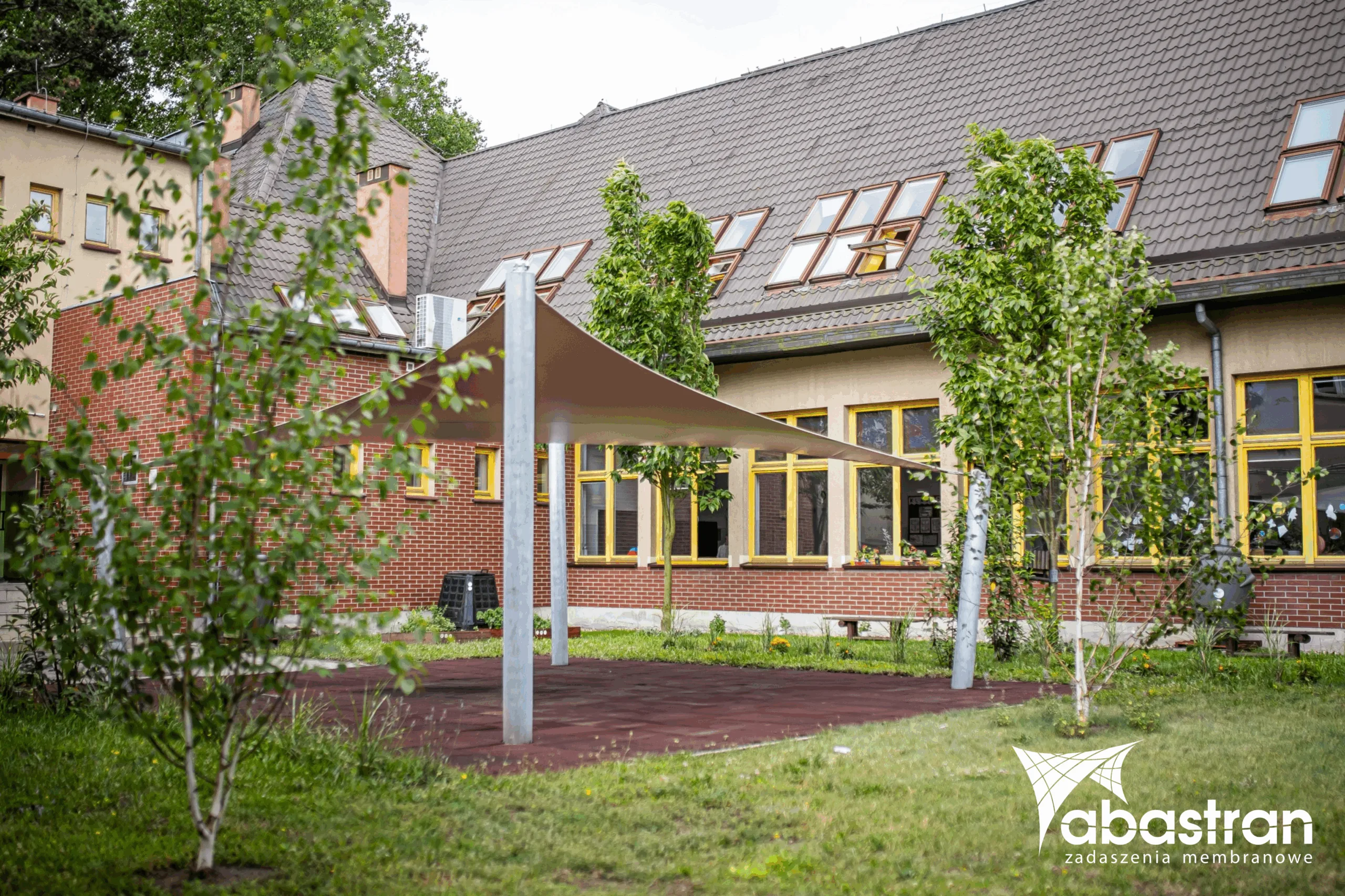 Courtyard Canopy for the Primary School in Święta Katarzyna
