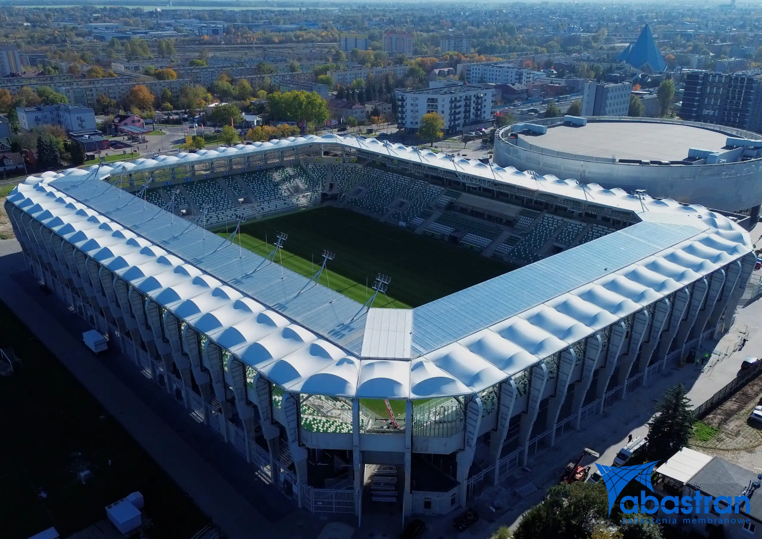 Zadaszenie membranowe stadionu piłkarskiego – trybuna wschodnia i zachodnia w Radomiu